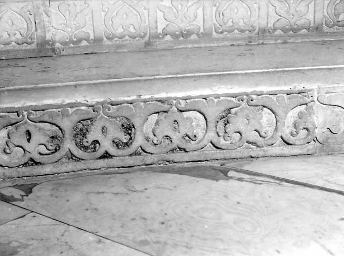 rilievo, frammento - ambito pugliese (sec. XIII)