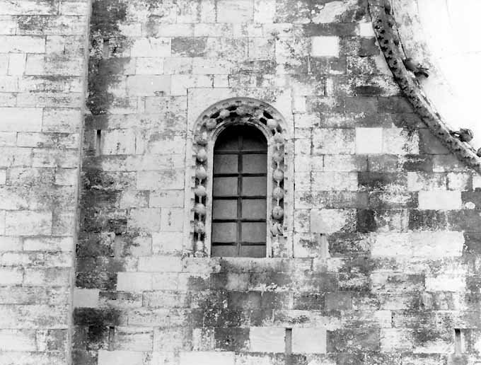 monofora, serie - ambito pugliese (sec. XII)