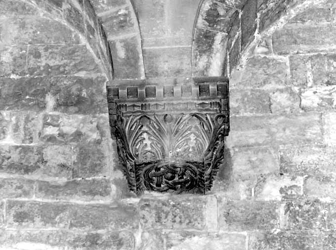 mensola - produzione pugliese (seconda metà sec. XII)