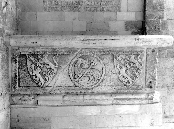 sarcofago - ambito pugliese (seconda metà sec. XIII)