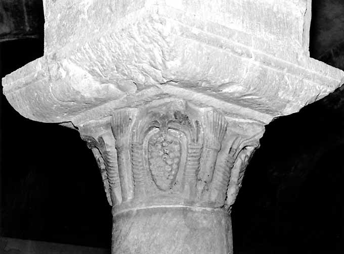 capitello - produzione pugliese (sec. XI)