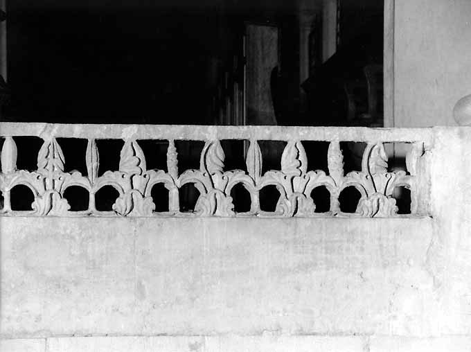 cornice, frammento - ambito pugliese (seconda metà sec. XIII)