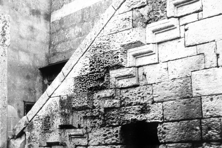 decorazione plastica - ambito salentino (seconda metà sec. XVI)