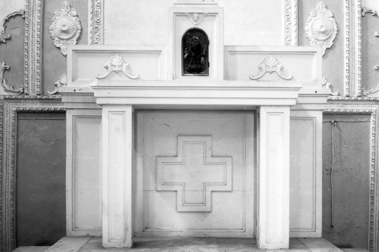 altare - ambito salentino (secondo quarto sec. XX)