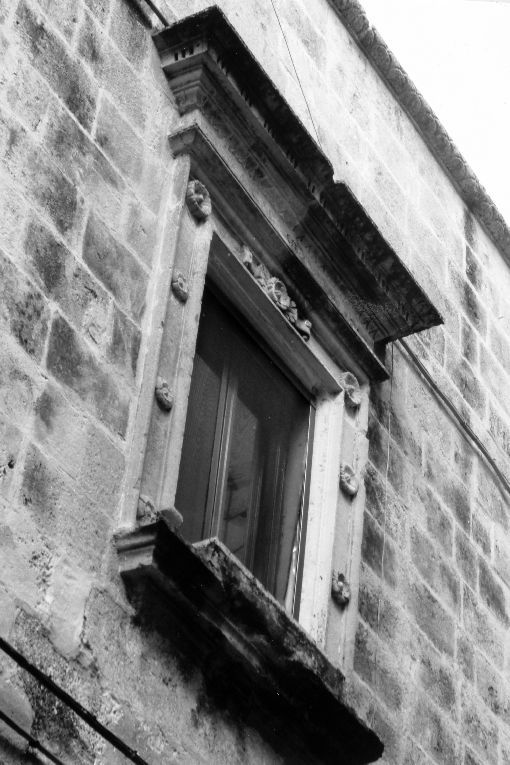 mostra di finestra - ambito salentino (prima metà sec. XVII)