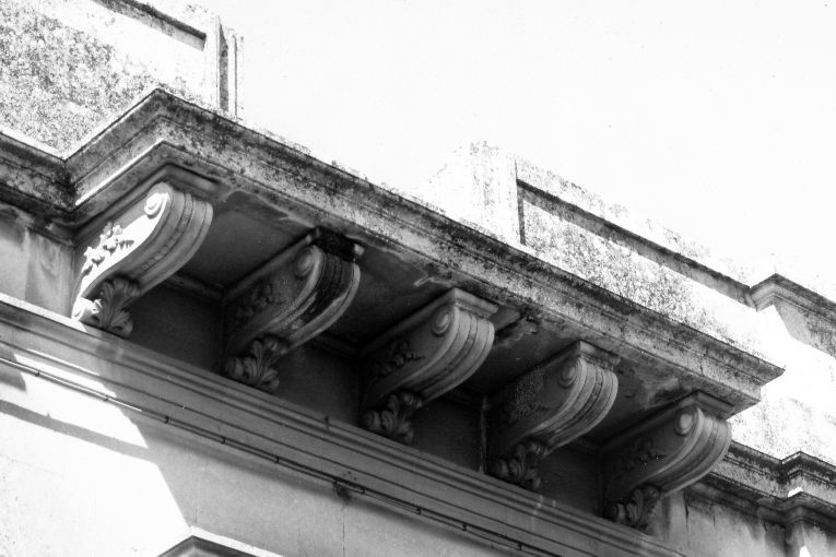 mensola architettonica, serie - ambito salentino (inizio sec. XX)