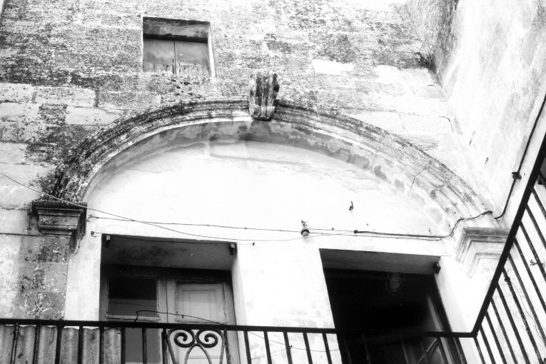 archivolto - ambito salentino (primo quarto sec. XIX)