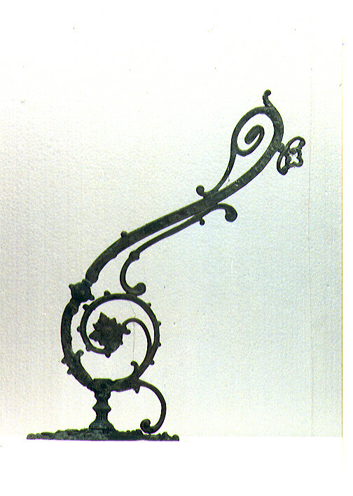 candeliere da parete, serie - produzione Italia meridionale (ultimo quarto sec. XIX)