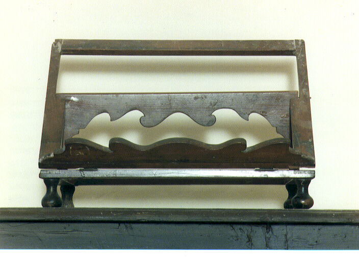 leggio - ambito salentino (primo quarto sec. XX)