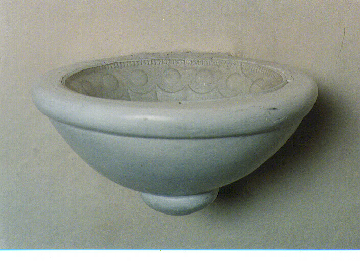 acquasantiera da parete - ambito salentino (sec. XIX)