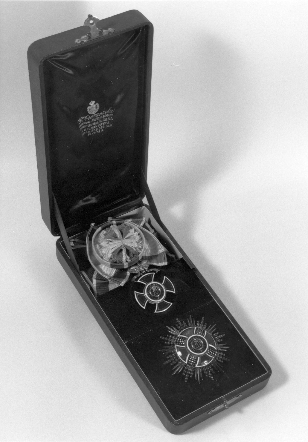 insegna, insieme di Mayer Vinzenz, Ditta Cravanzola (sec. XIX)