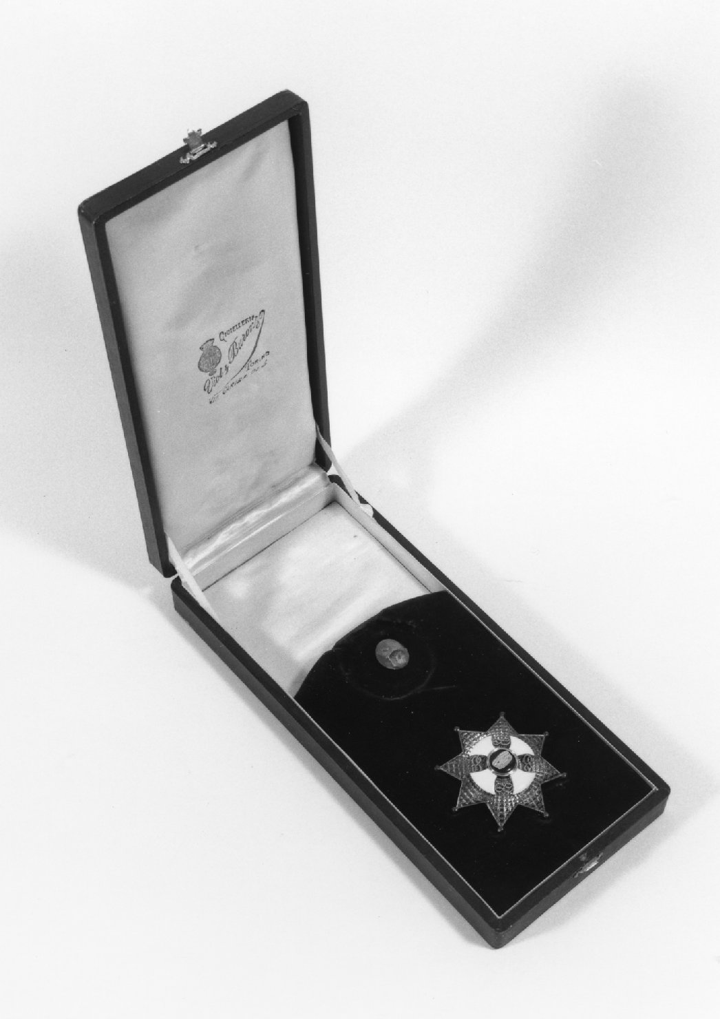 custodia, elemento d'insieme di Gioielleria Viot & Buronz (sec. XX)