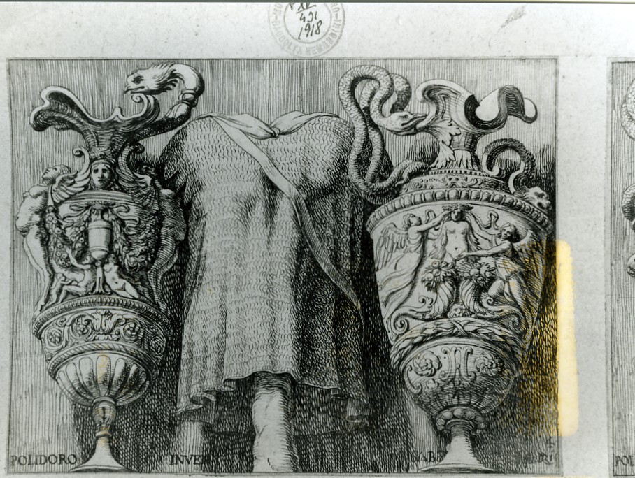 trofei d'armi e vasi (stampa, serie) di Polidoro da Caravaggio, Galestruzzi Giovan Battista (sec. XVII)