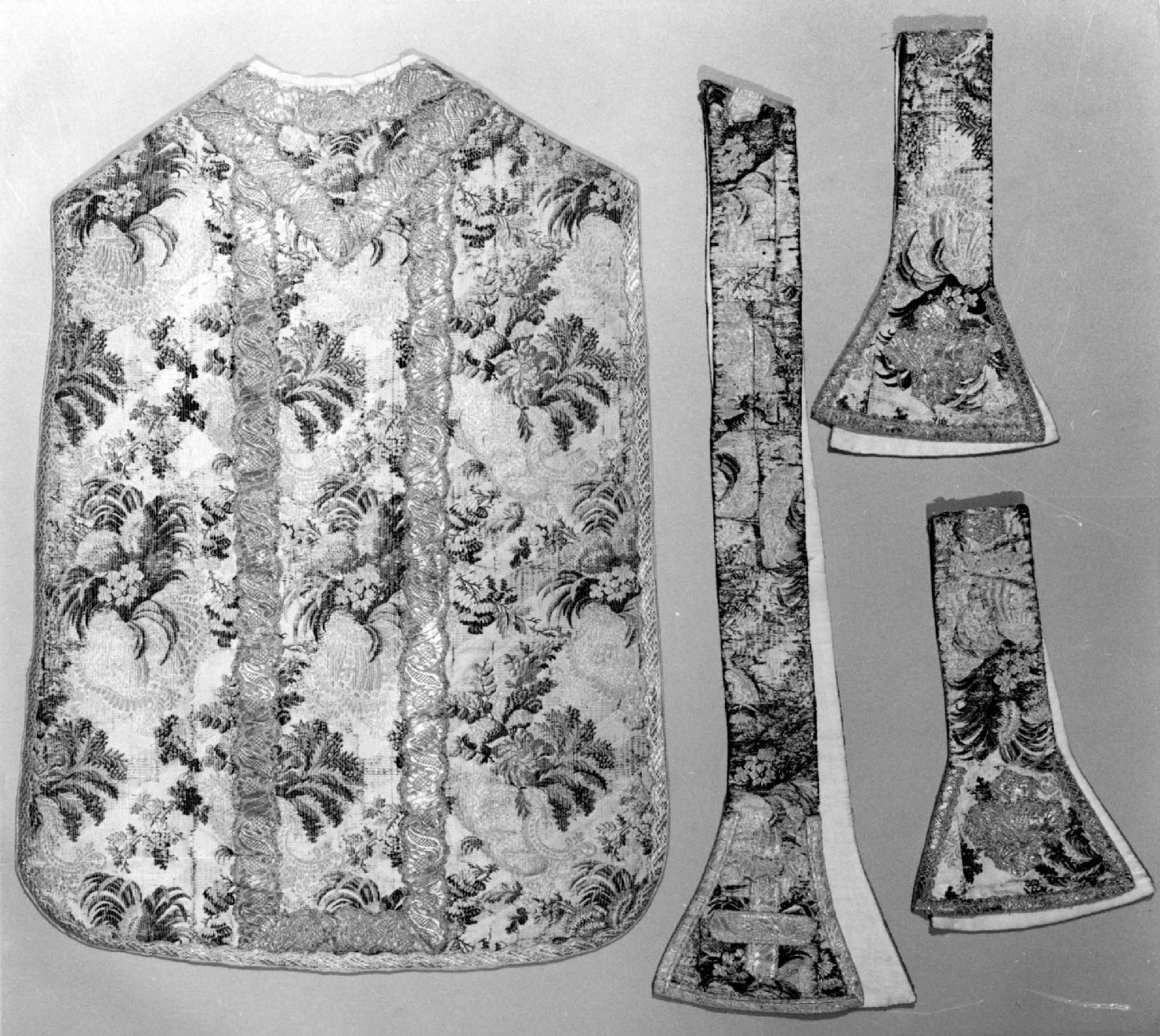 paramento liturgico, insieme - manifattura italiana (sec. XVIII)