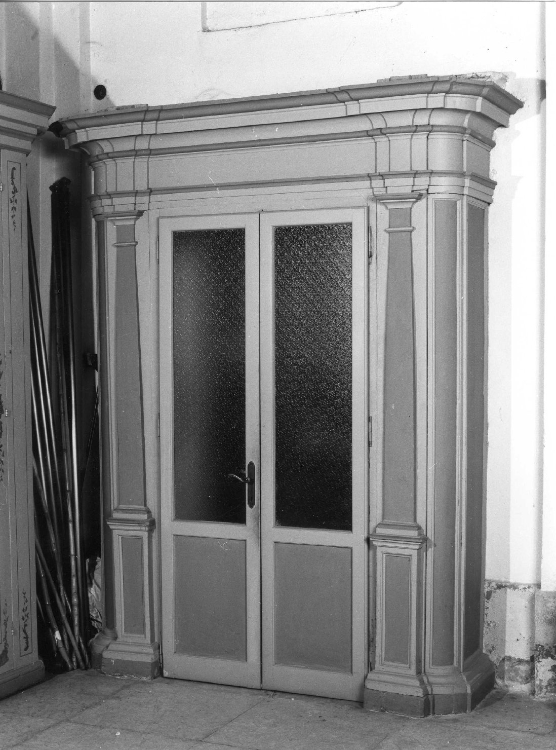bussola d'ingresso - bottega veronese (primo quarto sec. XX)