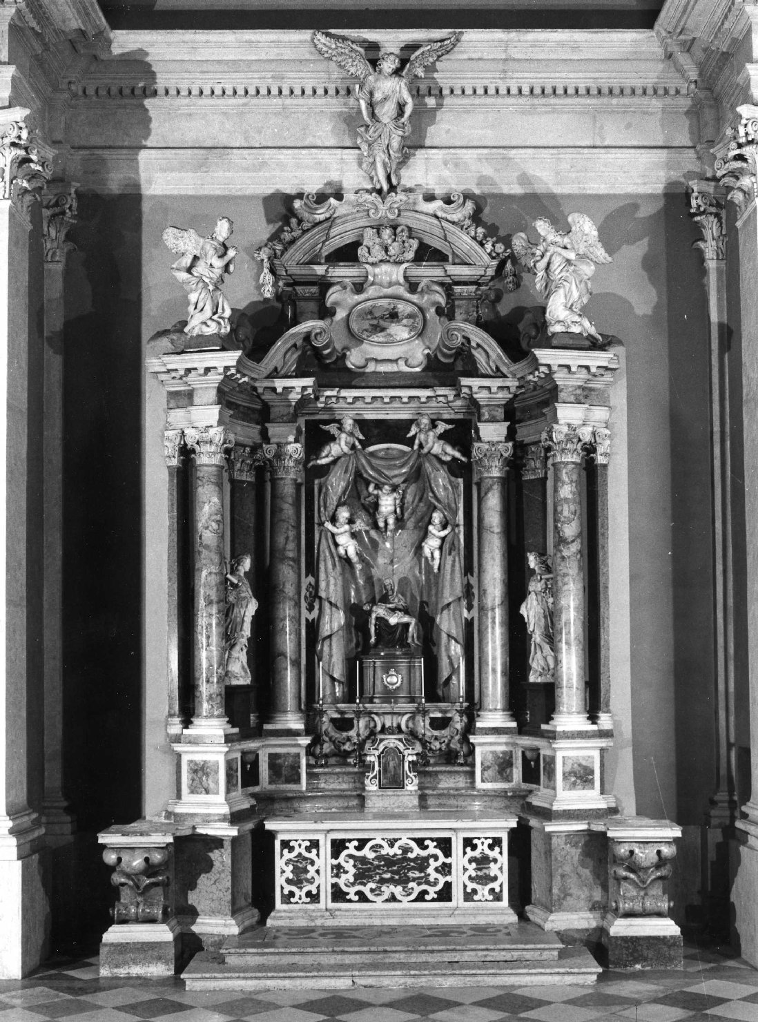 altare, insieme - bottega veronese (prima metà sec. XVIII)