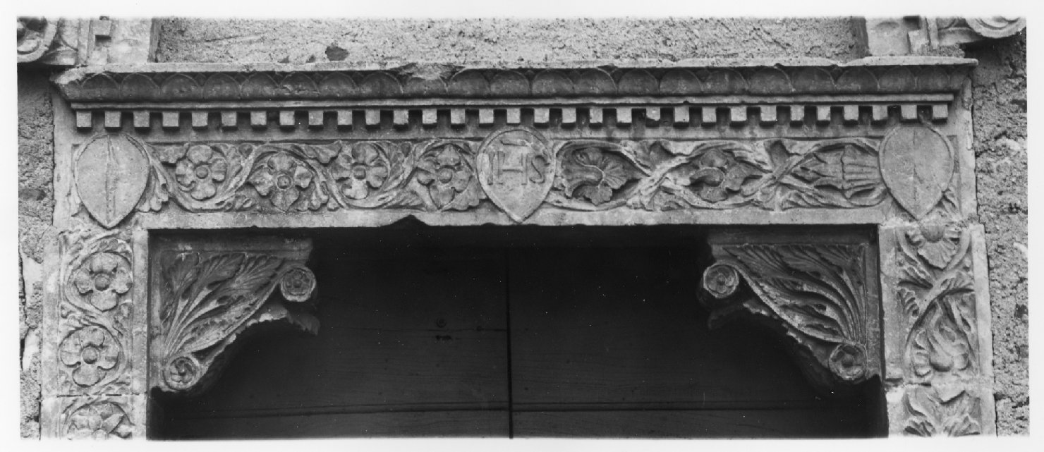 motivi decorativi a girali vegetali (rilievo) - ambito veneto (sec. XV)