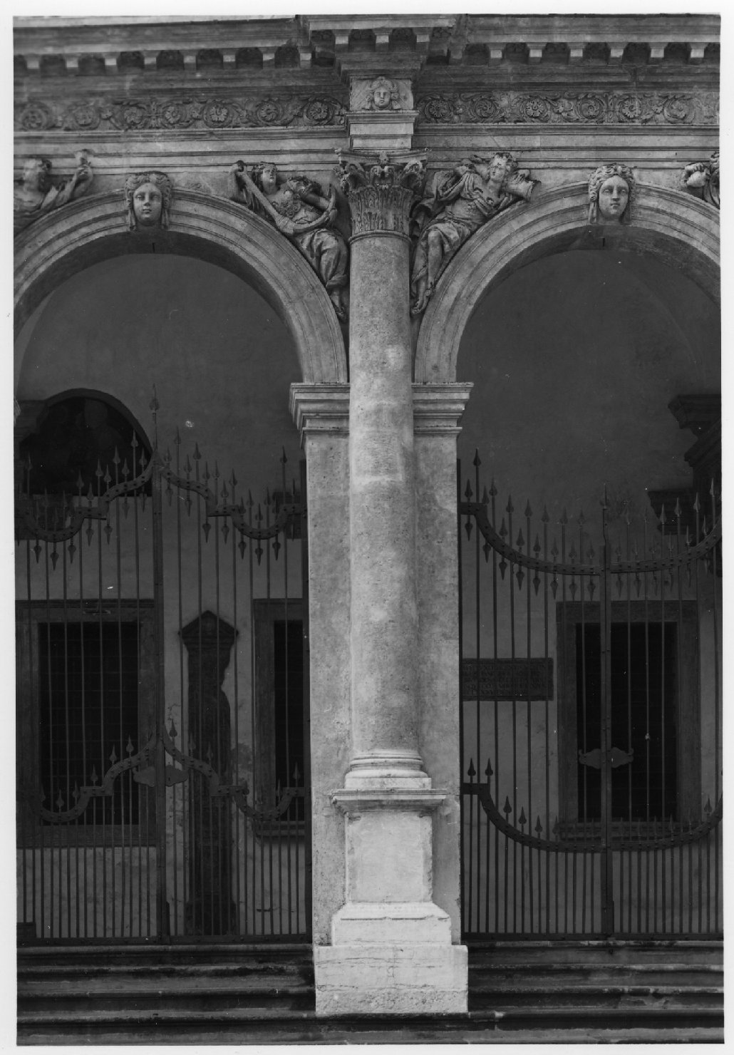 colonna, serie di Bonin Paolo (sec. XVII)