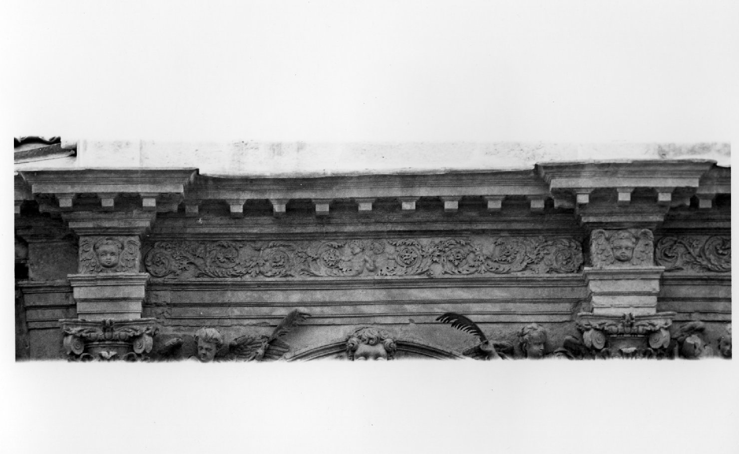 fregio (rilievo, serie) di Albanese Giovanni Battista (bottega) (sec. XVII)