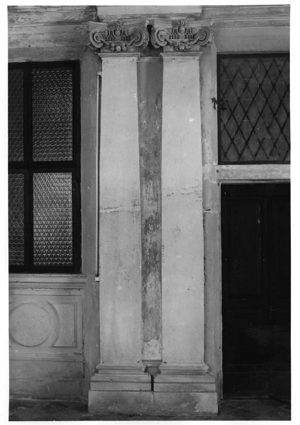 pilastro, coppia di Muttoni Francesco (sec. XVIII)