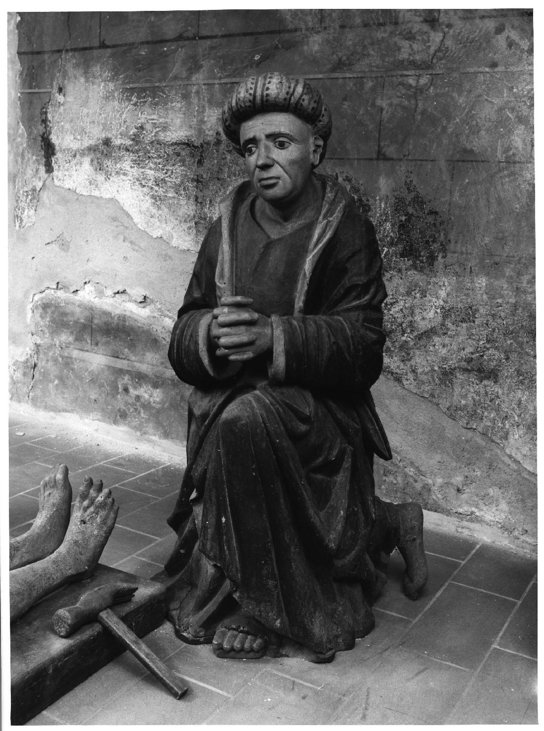 San Giuseppe d'Arimatea (scultura, elemento d'insieme) - bottega Italia nord-orientale (sec. XVI)