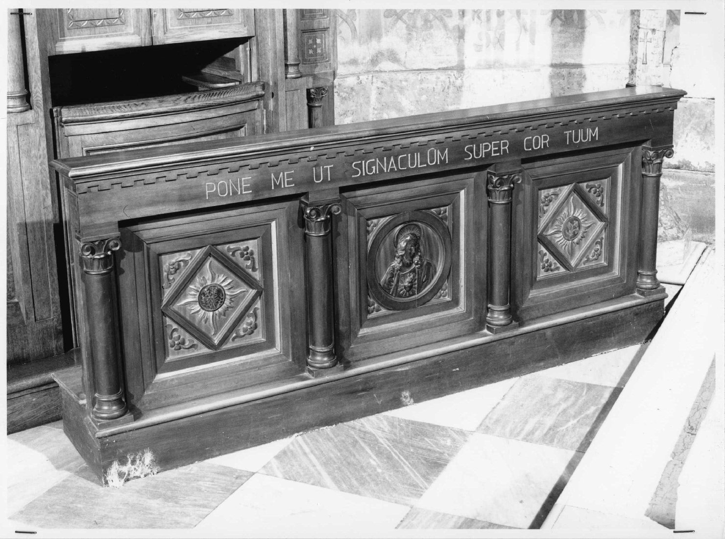 inginocchiatoio - bottega veneta (sec. XX)