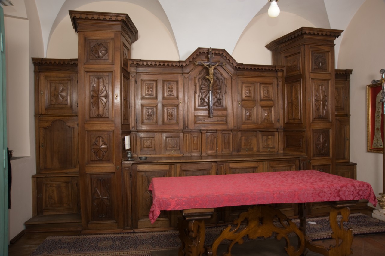 armadio da sacrestia - ambito piemontese (metà sec. XVIII)