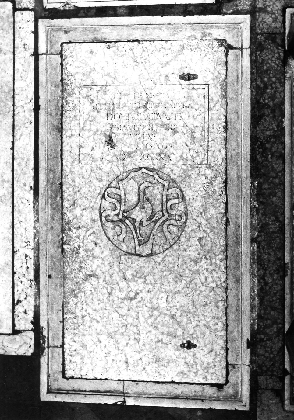 lapide, opera isolata - bottega ferrarese (sec. XVIII)