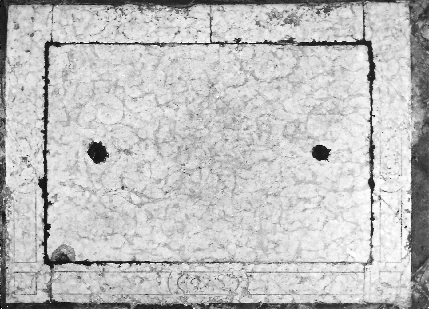 lapide, opera isolata - bottega ferrarese (sec. XVIII)