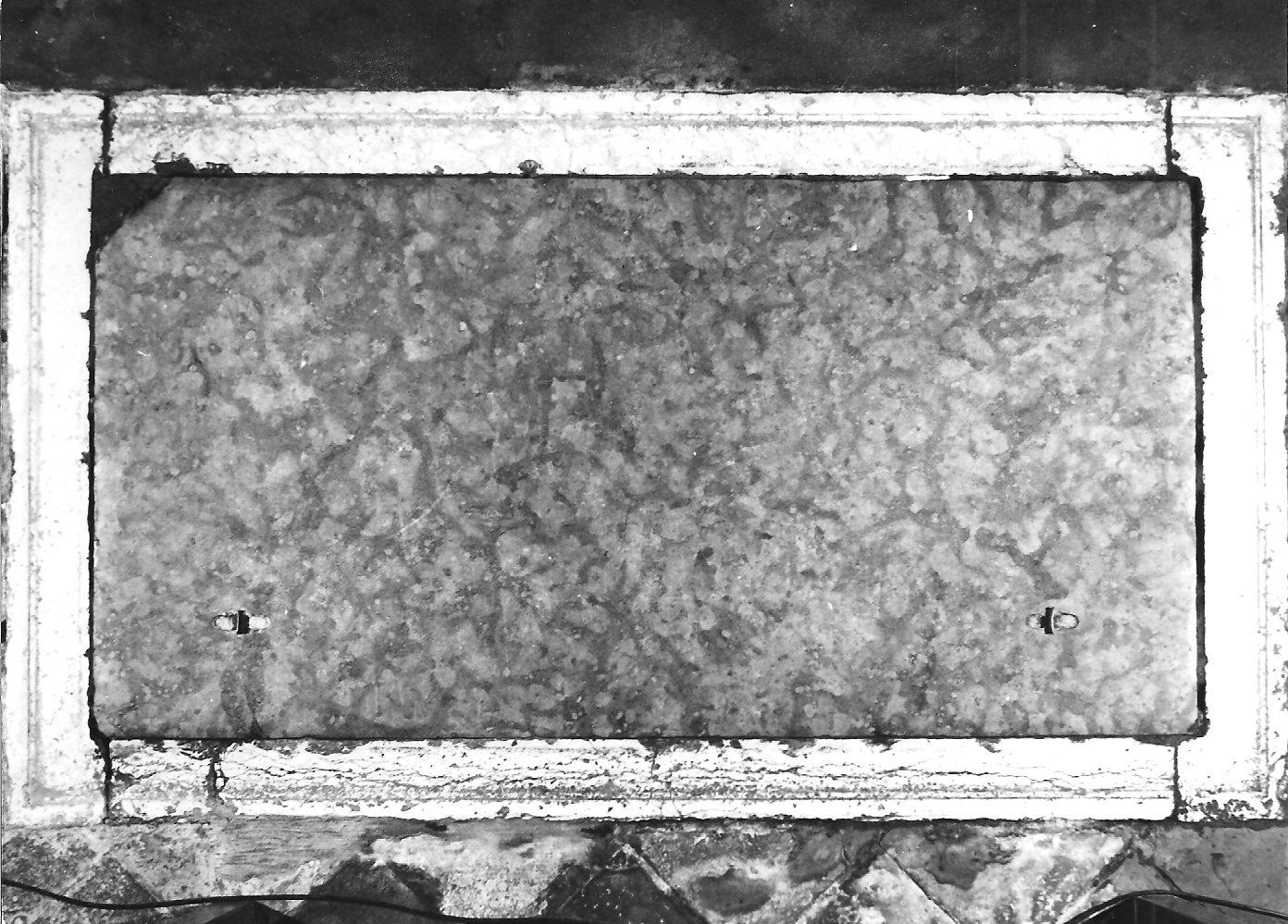 lapide tombale - bottega ferrarese (sec. XVIII)