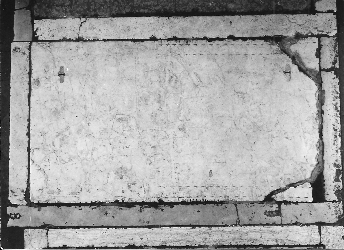 lapide, opera isolata - bottega ferrarese (sec. XVIII)