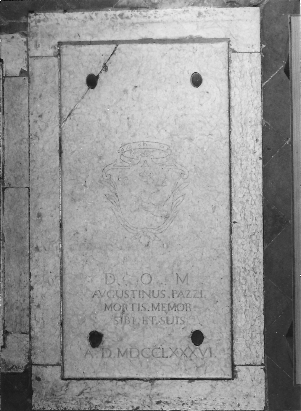 lapide, opera isolata - bottega ferrarese (sec. XVIII)