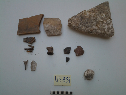 materiale proveniente da Unità Stratigrafica (ceramica, vetro, materiale di rivestimento, materiale lapideo, metallo) (limiti cronologici non precisabili)