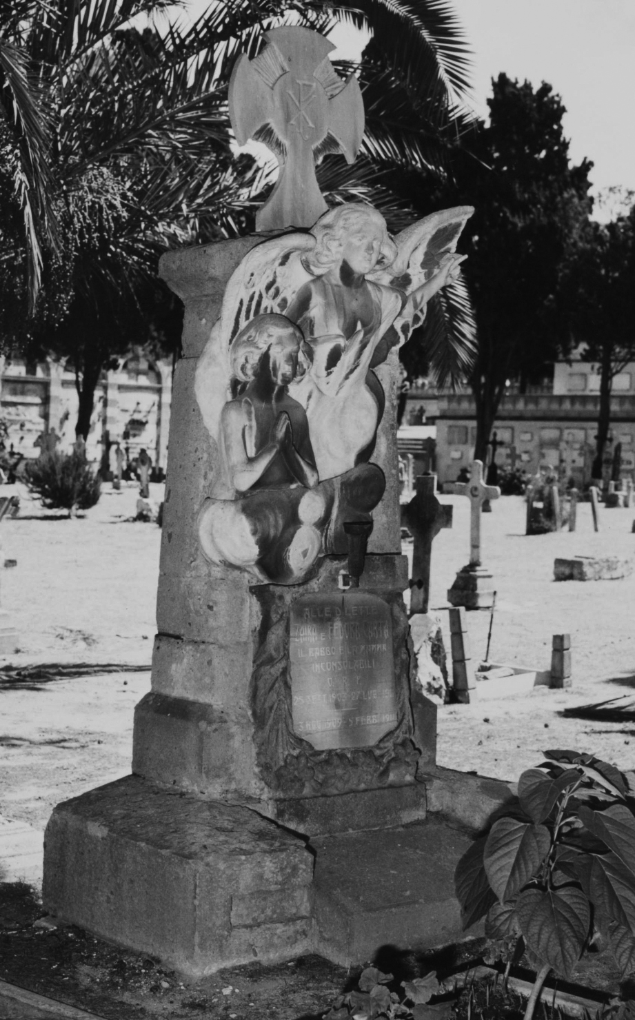 monumento funebre - a cippo di Geruggi Enrico (sec. XX)