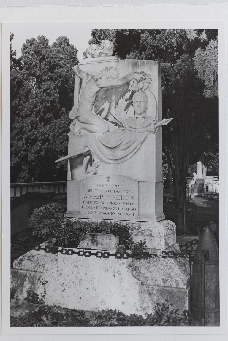Giuseppe Meloni (monumento funebre) di Sartorio Giuseppe (sec. XX)