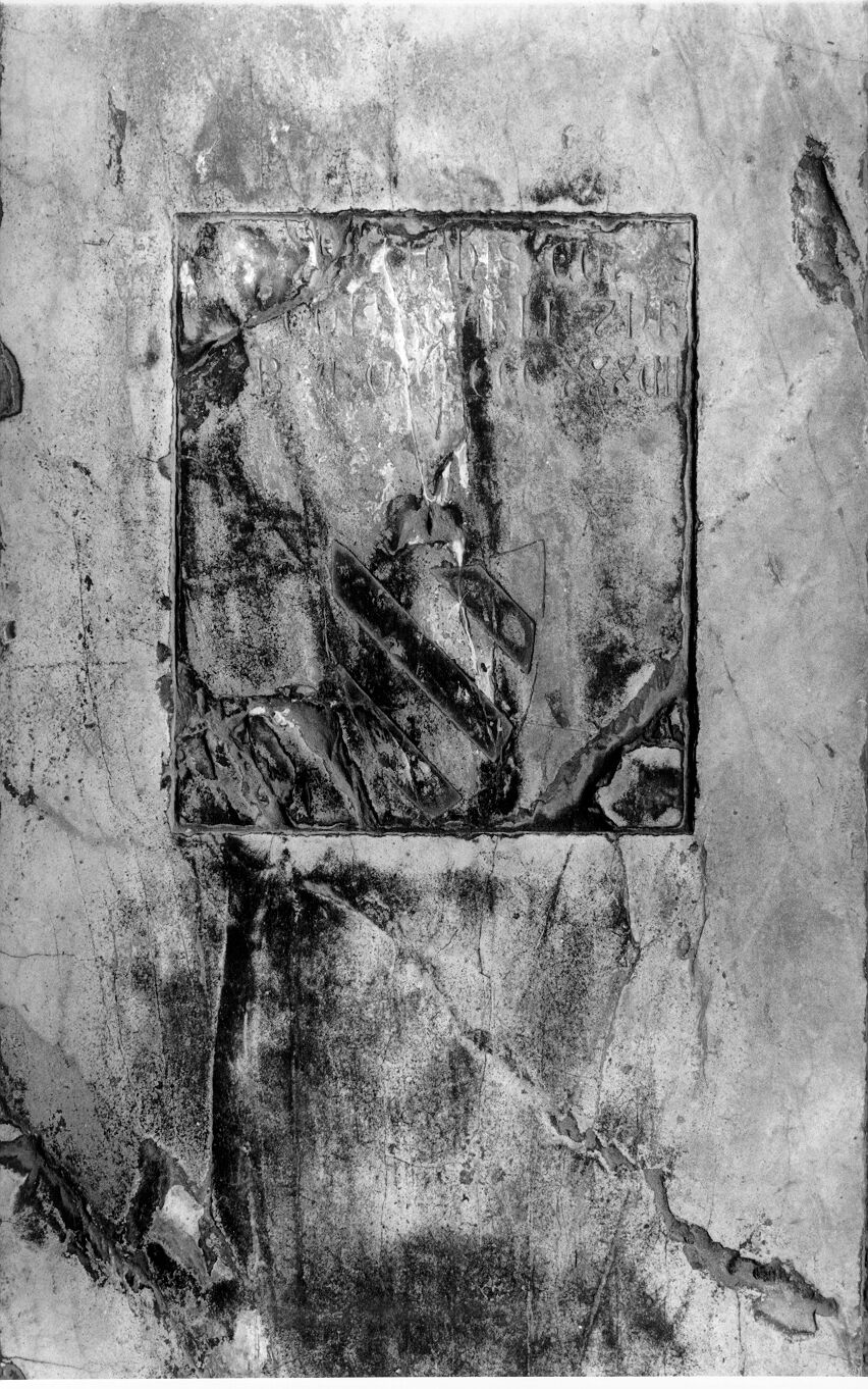Giovanni Collegari (lastra tombale) - bottega pisana (sec. XIV)