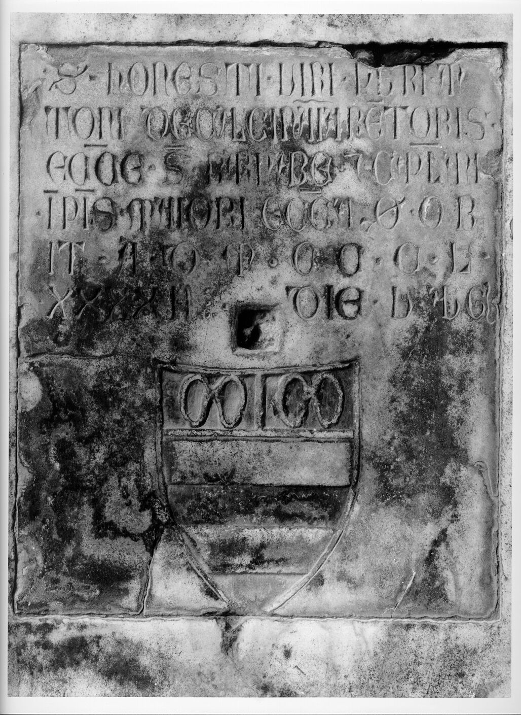 Antonio da Calcinaia, cappellano (lastra tombale) - bottega pisana (sec. XIV)