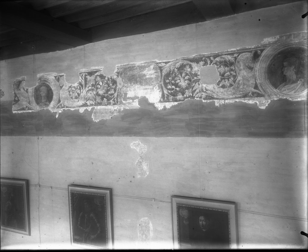 Carpi - Palazzi - Dipinti murali (negativo) di anonimo (XIX)