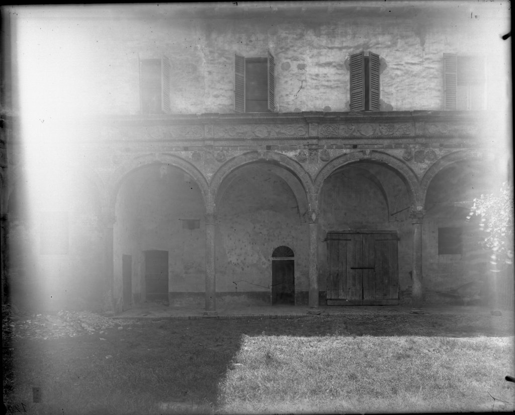 Piacenza - Palazzi - Chiostri (negativo) di anonimo (XIX/ XX)