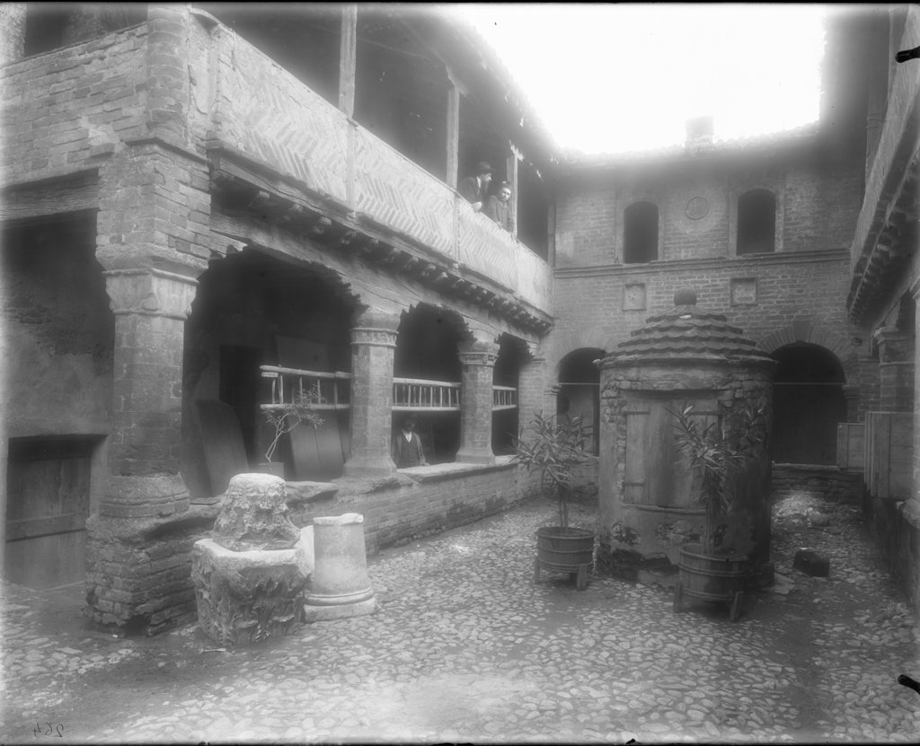 Castell'Arquato - Chiostri (negativo) di anonimo (XIX/ XX)