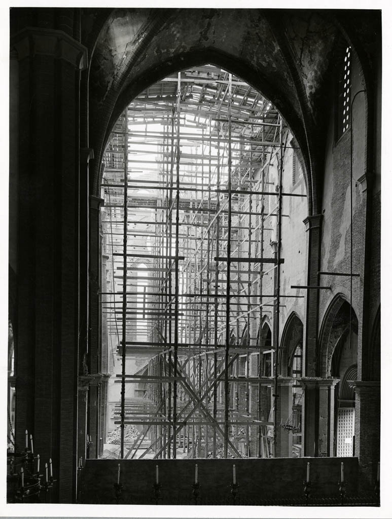 Bologna - Architetture - Chiese - Danni di guerra - Restauri (positivo) di anonimo (XX)