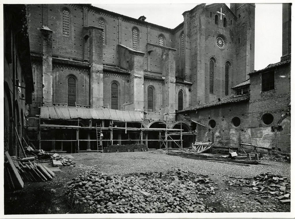 Bologna - Architetture - Conventi - Chiostri (positivo) di anonimo (XX)