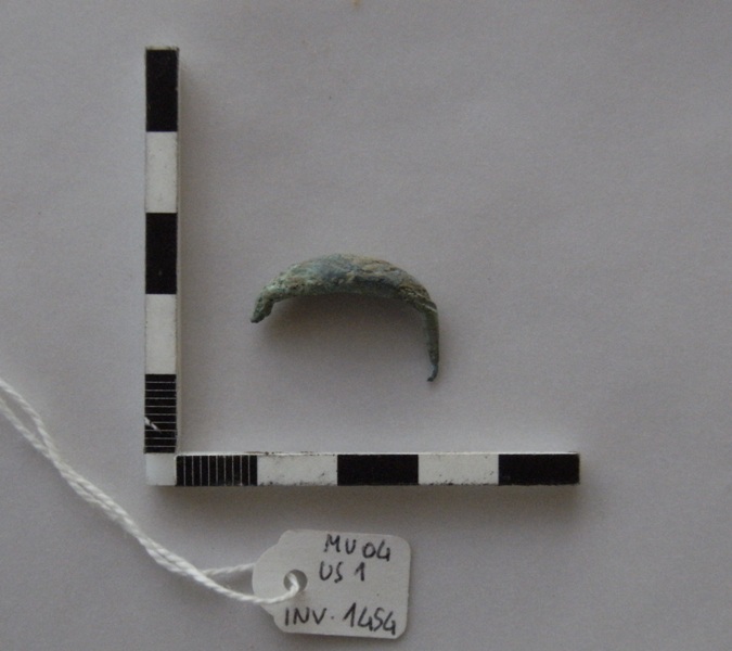 fibula/ ad arco ribassato - etrusco padano (meta'/ meta' sec. VIII-VII a.C)
