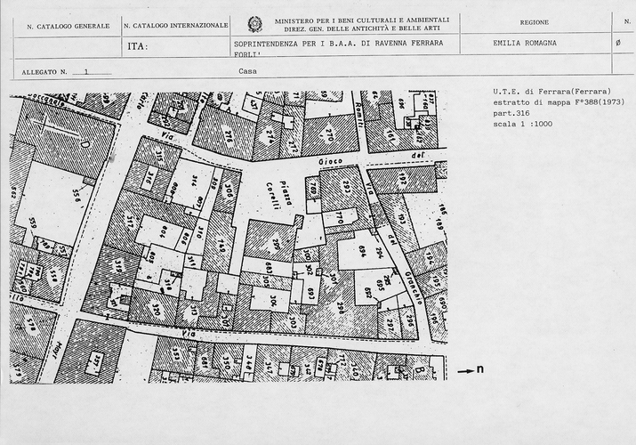 Casa (casa) - Ferrara (FE)  (XIV; XX; XX)
