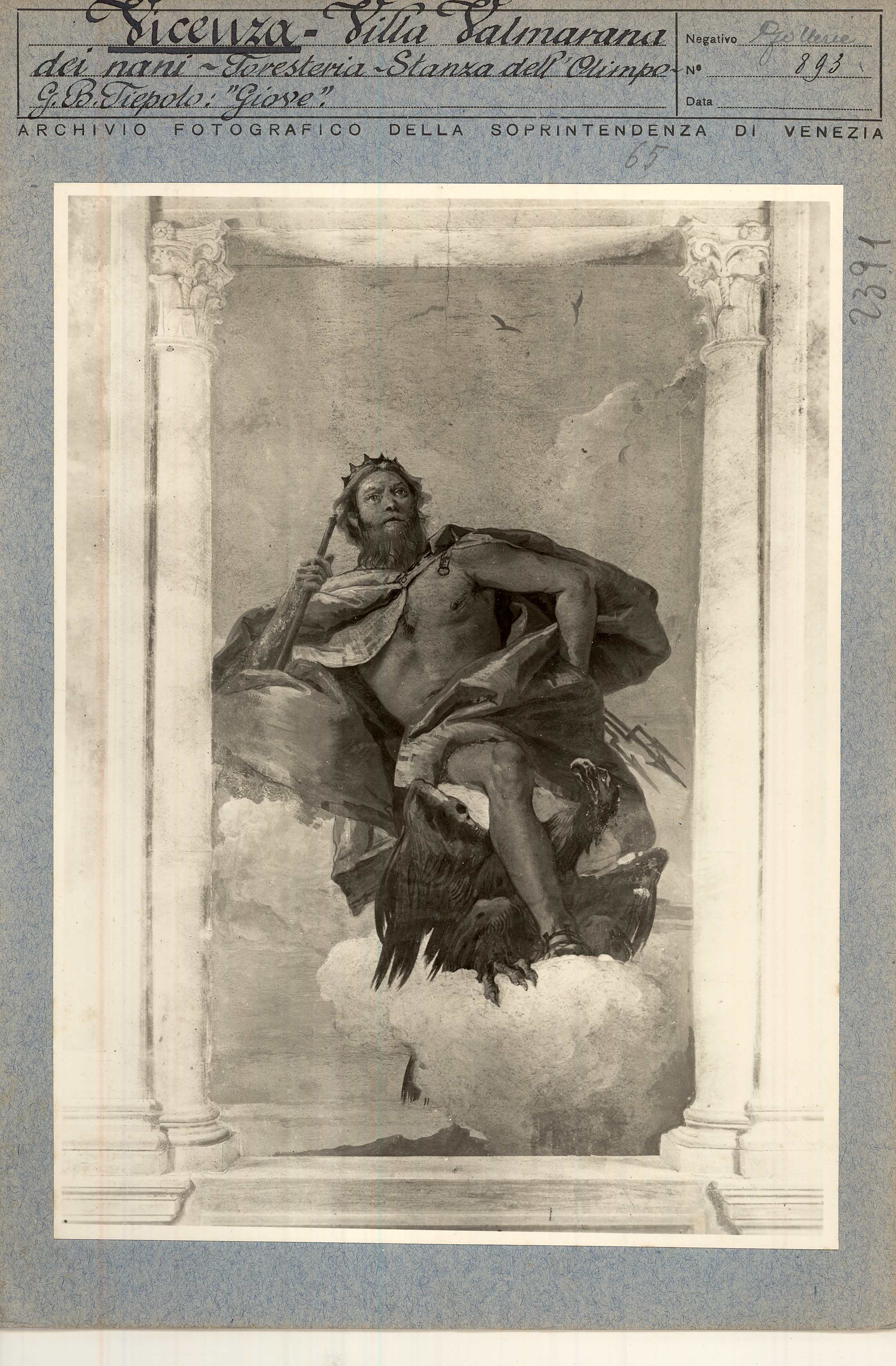 Vicenza. Villa Valmarana ai Nani. Foresteria. Stanza degli dei dell'Olimpo. Giove tonante con l'aquila (positivo) di Soprintendenza ai Monumenti (metà XX)
