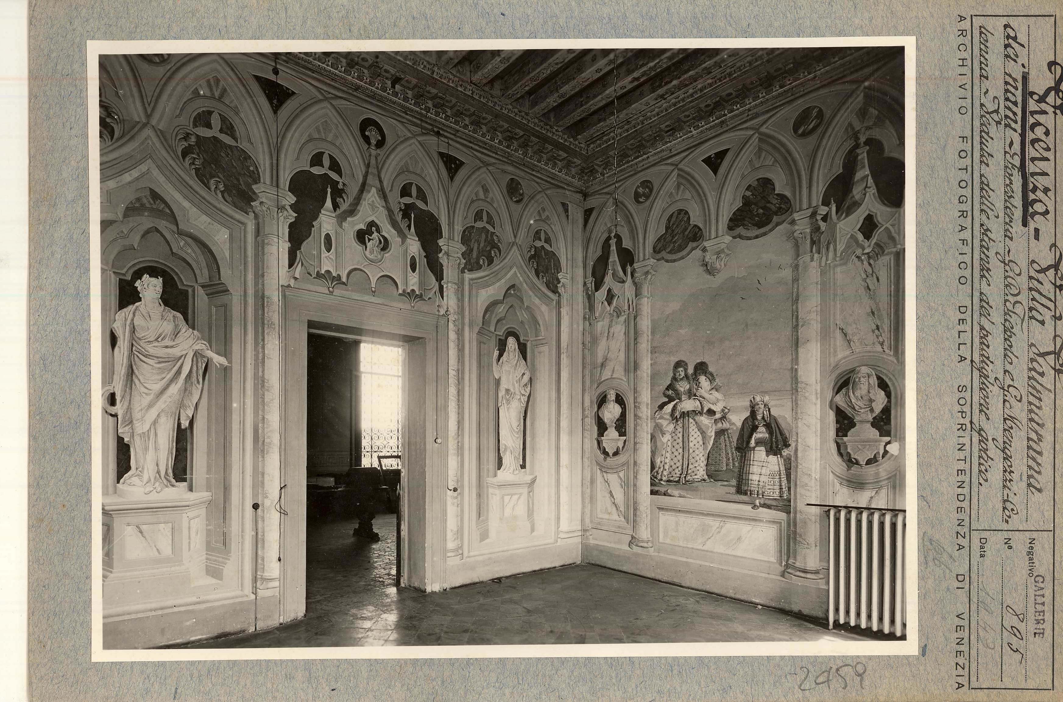 Vicenza. Villa Valmarana ai Nani. Foresteria. Stanza del padiglione gotico (positivo) di Soprintendenza ai Monumenti (metà XX)