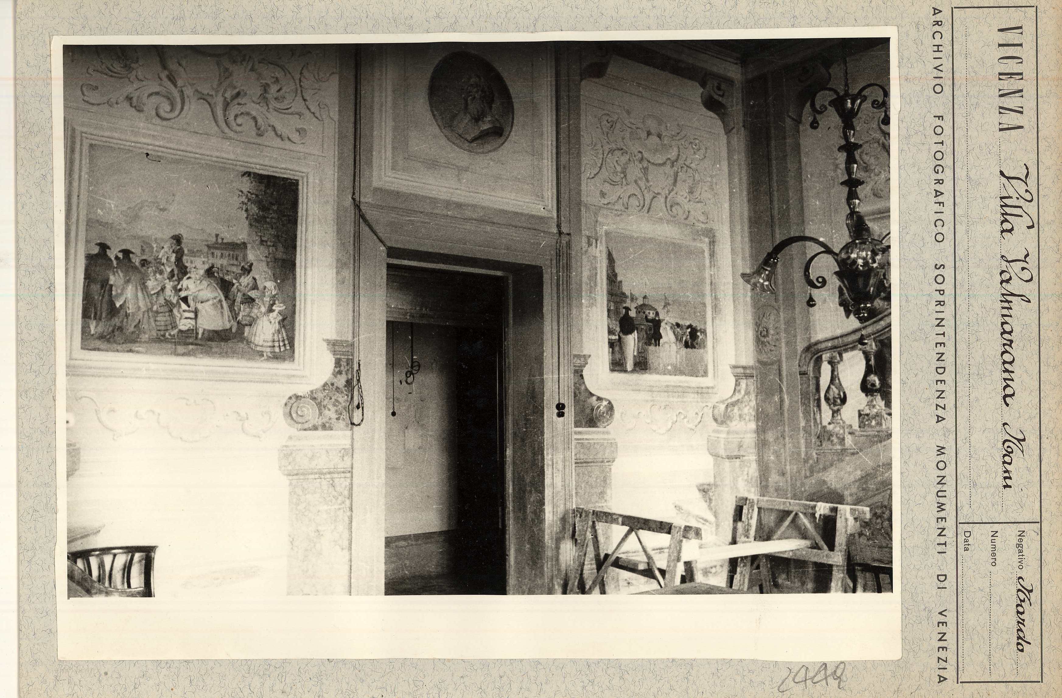 Vicenza. Villa Valmarana ai Nani. Foresteria. Stanza delle scene carnevalesche (positivo) di Soprintendenza ai Monumenti (metà XX)