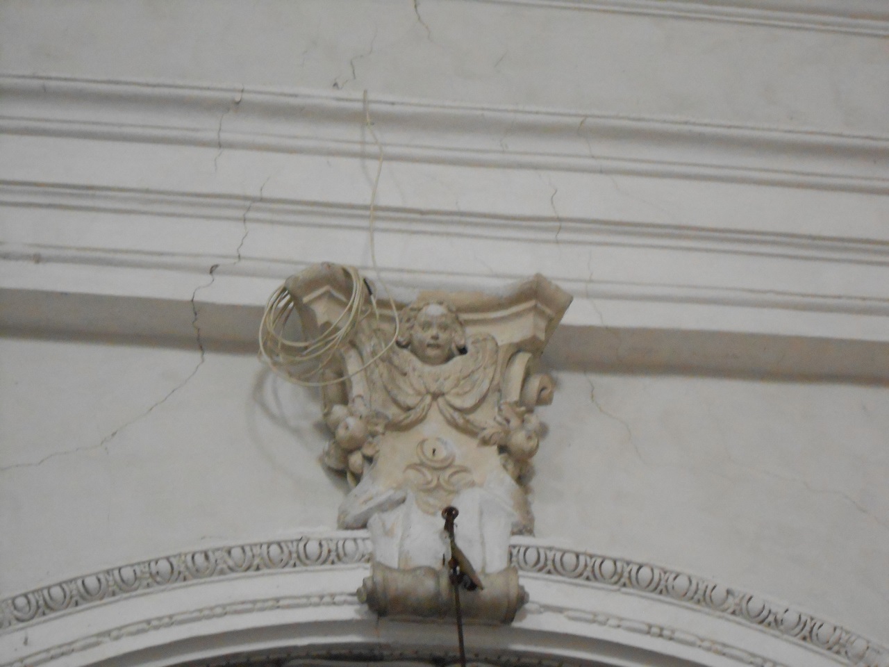 Capitello con testa d'angelo e festoni (mensola architettonica, coppia) - bottega mantovana (sec. XVII)