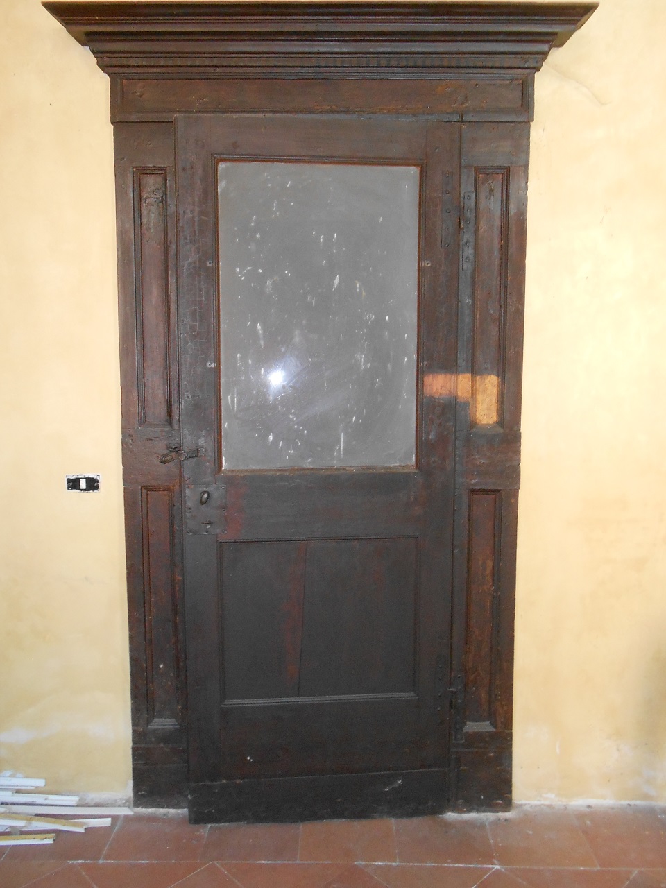 mostra di porta, opera isolata - bottega mantovana (fine/ inizio secc. XVIII/ XIX)