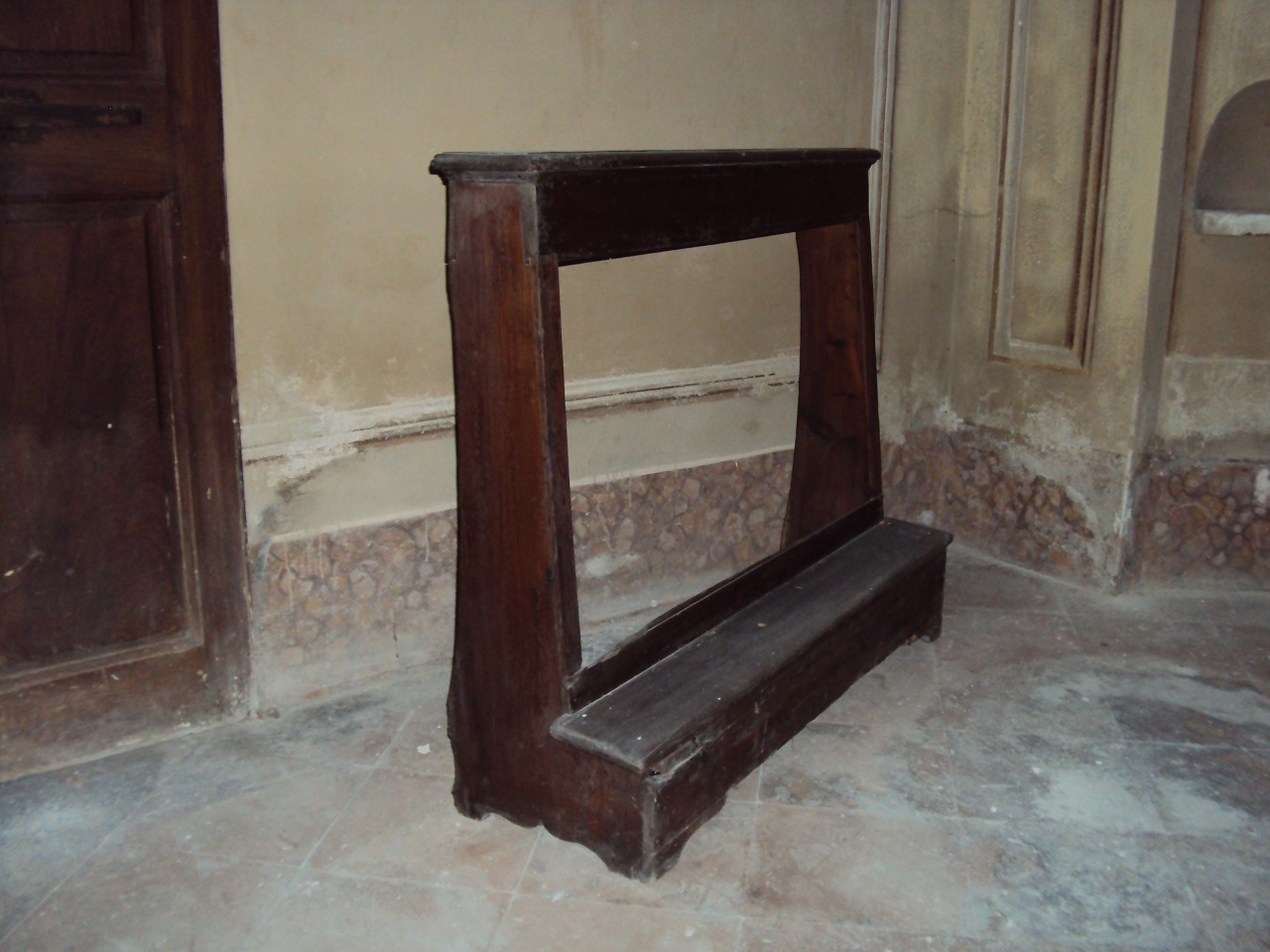 inginocchiatoio, opera isolata - bottega mantovana (seconda metà sec. XIX)